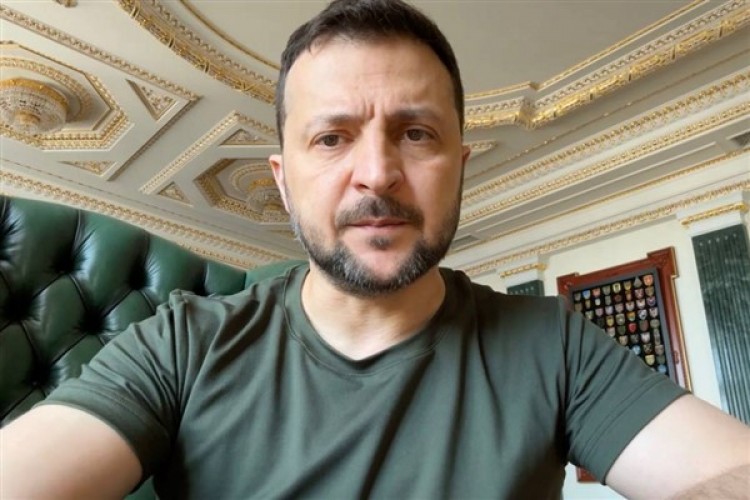 Zelenski: Rusya'ya savaşın adil bir şekilde sonlandırılması yönündeki baskı artıyor