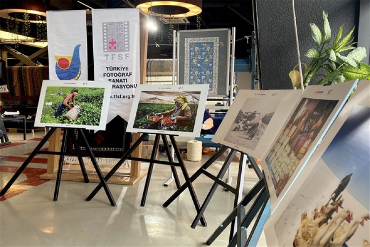 OSM'de Sakarya'nın eski tarihlerini anlatan fotoğraf sergisi açıldı