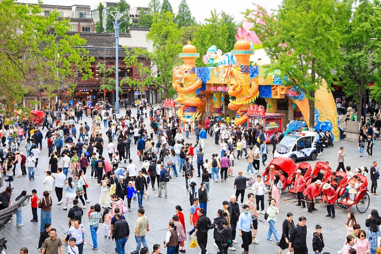 İşçi Bayramı'nda Çin'in her yerinde turist akını