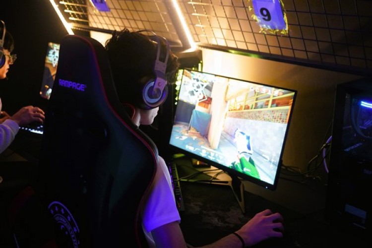 Diyarbakır'da "Uyanış Gençlik Valorant Turnuvası" düzenlendi