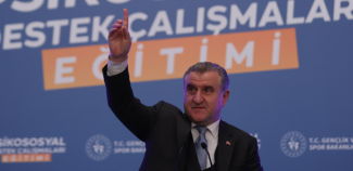 Bakan Bak, Galatasaray Erkek Sutopu Takımı'nı tebrik etti