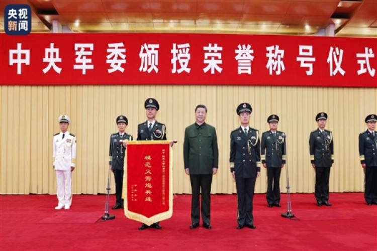 Çin Kara Kuvvetleri'ne bağlı bölüğe Model Roket Topçu Bölüğü unvanı verildi