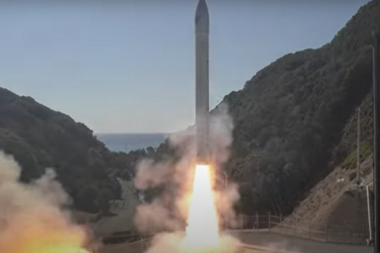 Space One roketi Japonya'da fırlatıldıktan hemen sonra patladı