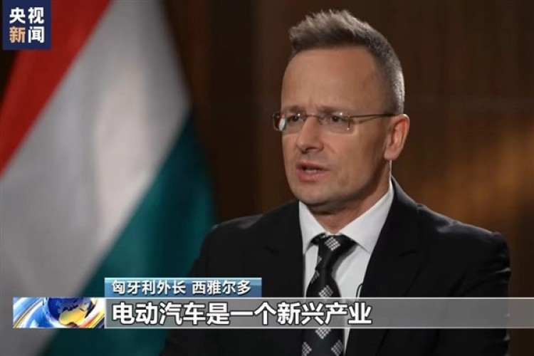 Macaristan Dışişleri Bakanı: "Aşırı üretim kapasitesi" söylemi bir uydurmadır