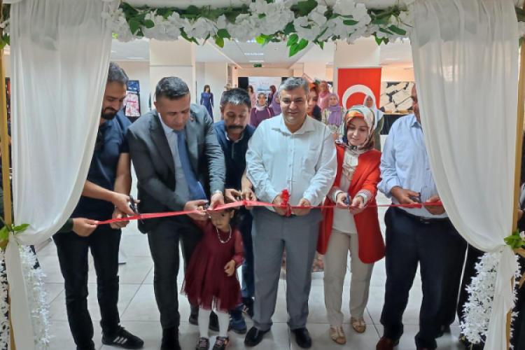 KAYMEK Yemliha Sosyal Yaşam Merkezi'nden yıl sonu sergisi