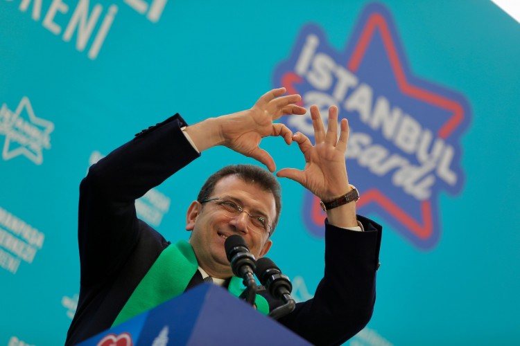 İmamoğlu: ''Ben, 16 milyon insanın emrindeyim''