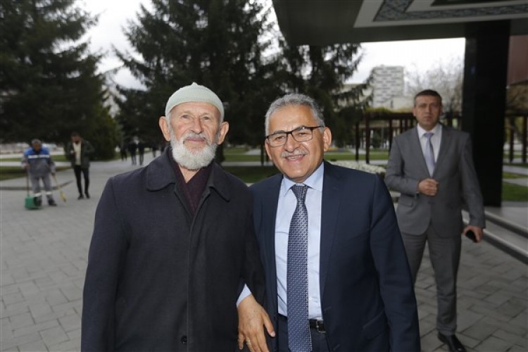 Başkan Büyükkılıç'tan "Yaşlılara Saygı Haftası" mesajı