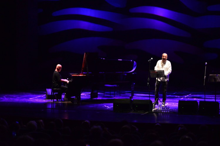 Bursa Festivali'nde Güvenç Dağüstün ve Burçin Büke sahne aldı