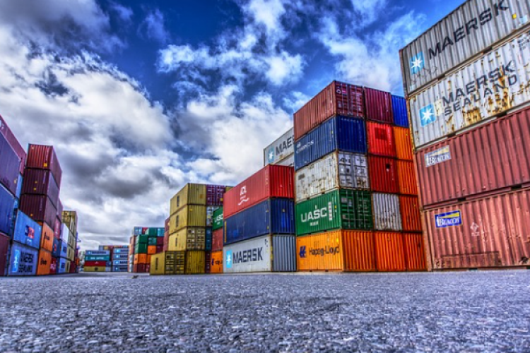 Dış ticaret açığı Nisan'da arttı