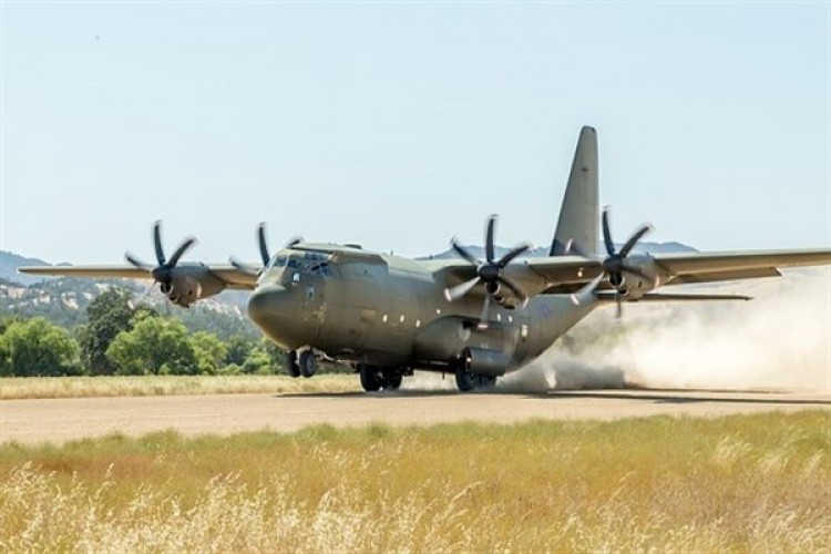 İngiltere, 13 Mart'ta Gazze'ye 150 ton yardım ulaştırdı