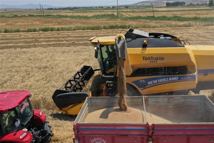 Eskişehir Büyükşehir Belediyesi'nden çiftçiye destek