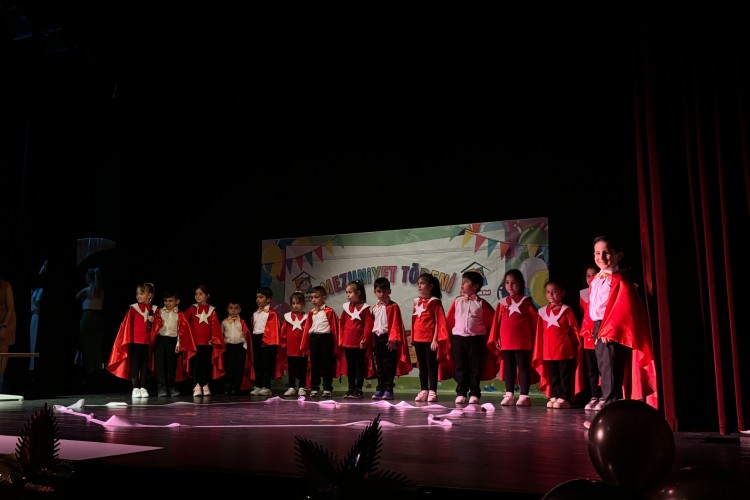 Eskişehir'de minikler ilk diplomalarını aldı