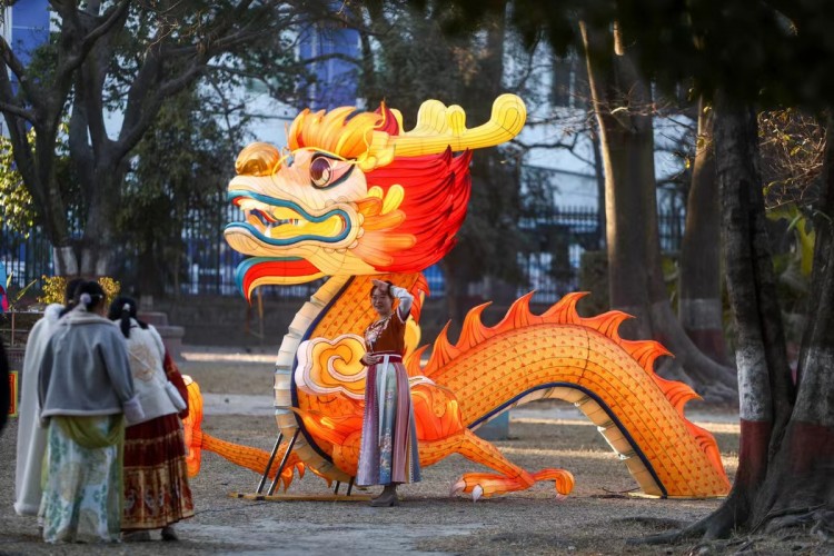 Çin'de yeni yıl coşkusu sürüyor