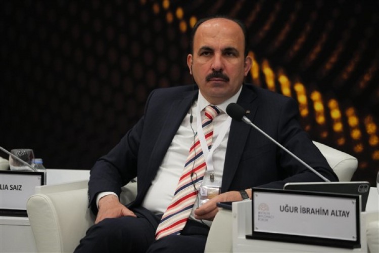 Başkan Altay, "Küresel Meseleler İçin Yerel Yaklaşımlar" paneline katıldı