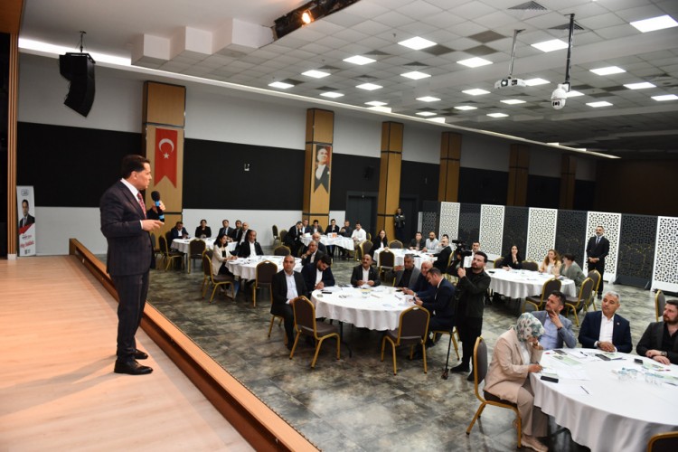 Esenyurt'ta Muhtarlar Çalıştayı düzenlendi