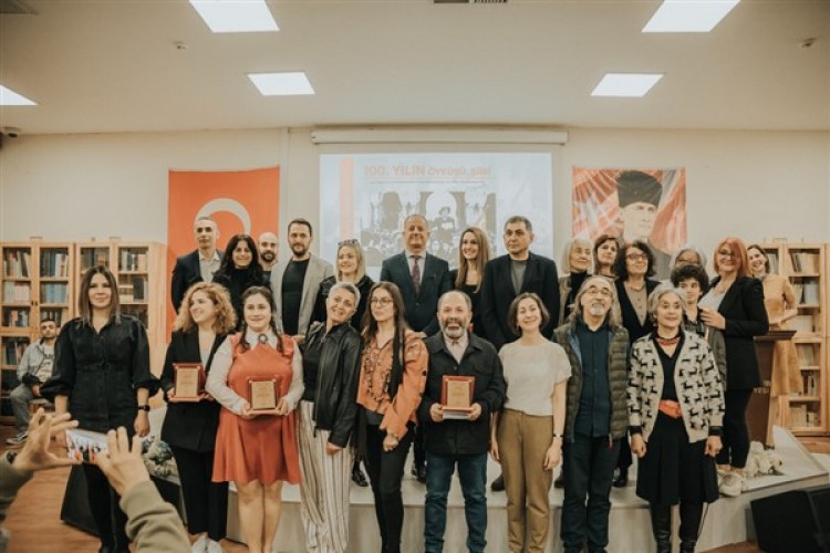 "100. Yılın Öyküsü, Şiiri" yarışmasında ödüller sahiplerini buldu