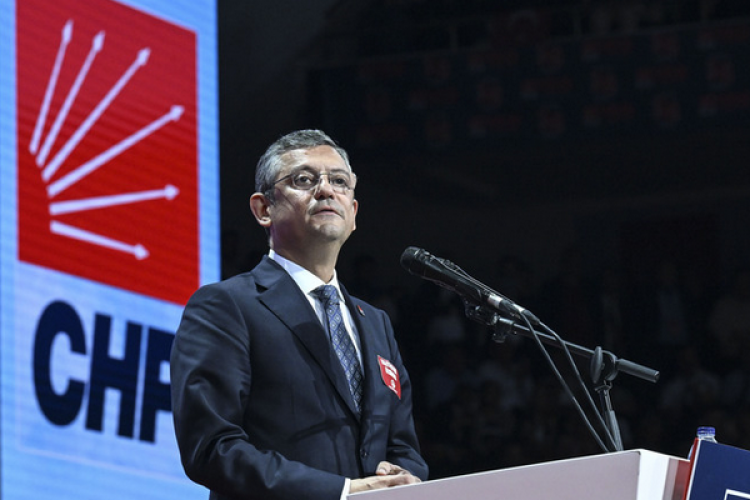 CHP Genel Başkanı Özel, Kütahya'da partililerle buluştu