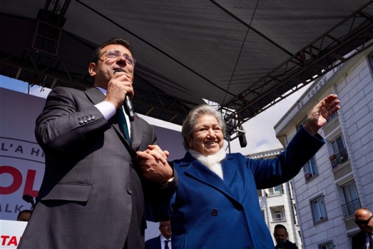 İmamoğlu: "Onlar rantçı, biz halkçıyız; onlar israfçı, biz icraatçıyız"