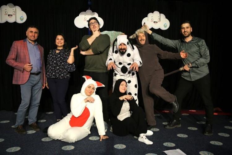 ASKİ personeli, "Yıl 2194" adlı bir tiyatro oyunu hazırlıyor