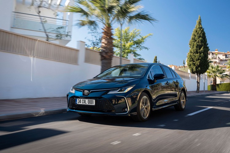 Toyota'nın efsane modeli yeni özelliklerle satışta