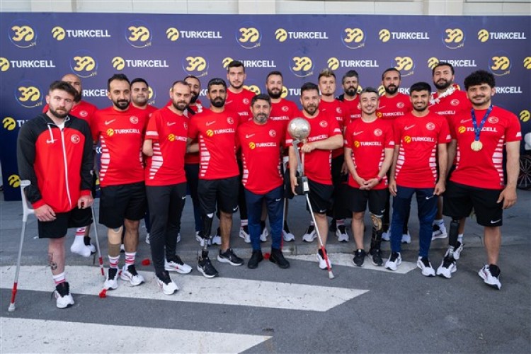 Turkcell'den 3. kez Avrupa Şampiyonu olan Ampute Milli Futbol Takımımıza 3 milyon TL ödül