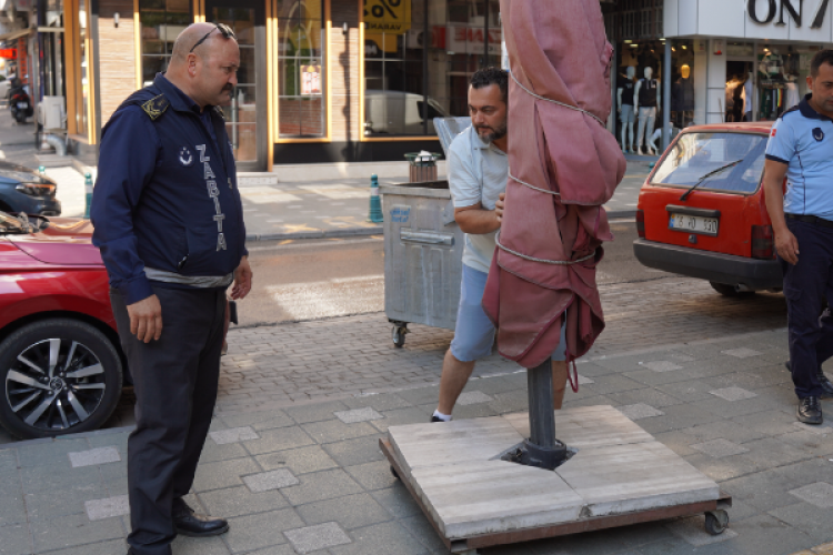 Orhangazi Belediyesi'nden yaya kaldırımı uyarısı