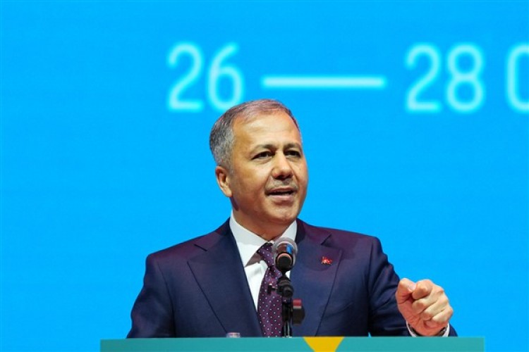 Bakan Yerlikaya, Hakkari'deki Koç Tepe Üs Bölgesi'nde iftar yaptı