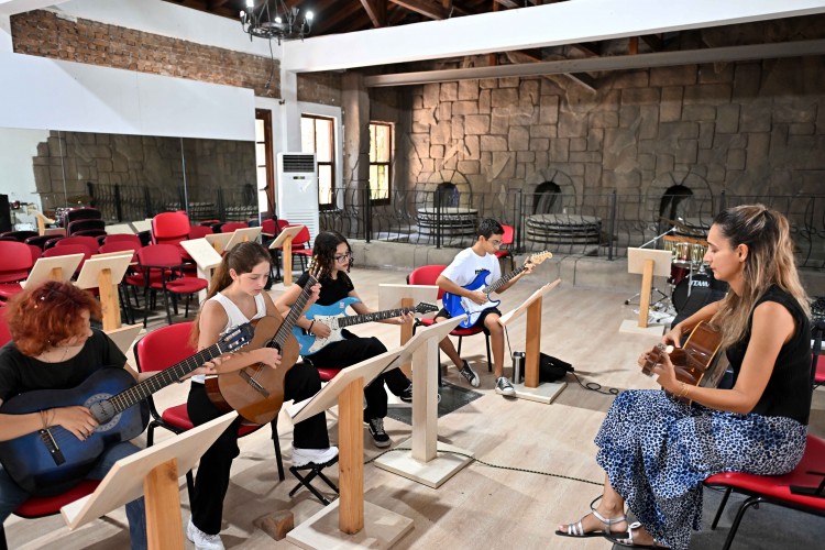 Muratpaşa'da yaz dönemi kursları devam ediyor