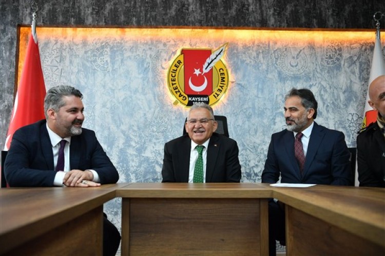 Başkan Büyükkılıç: "Biz sadece hizmet etmeyi biliriz" Temel Kısımlar Yardımcı Kısımlar