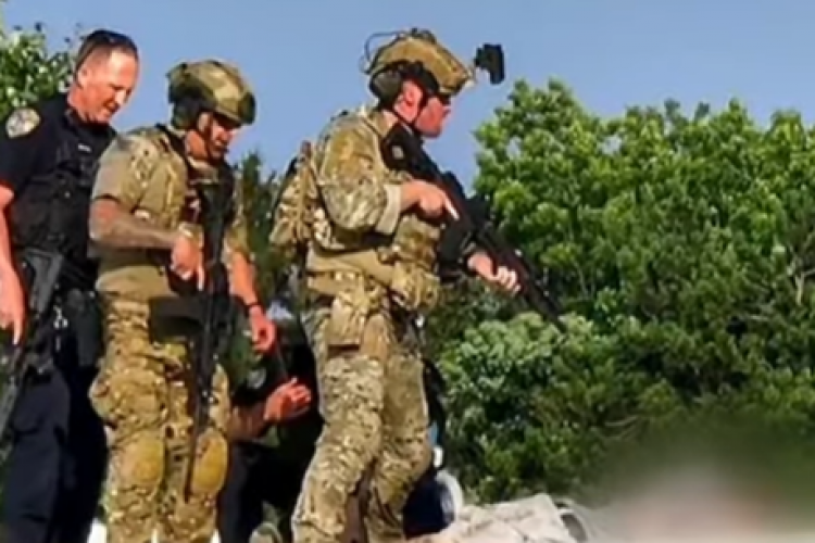 Trump saldırganın konuşlandığı çatının korunmamış olması eleştiriliyor