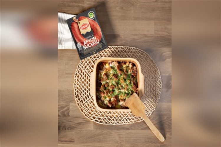 DANET'ten güveçte sucuklu kaşarlı kavurma tarifi