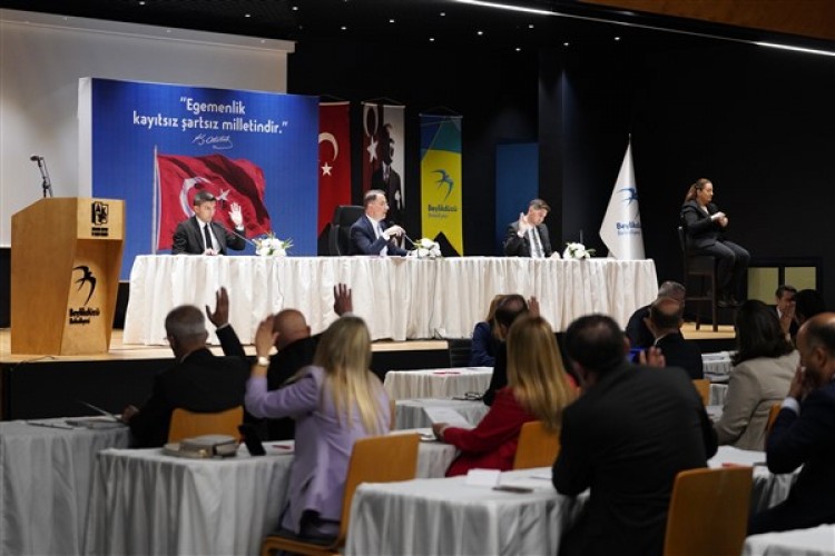Beylikdüzü Belediyesi Meclisi yeni dönemin ilk toplantısını yaptı