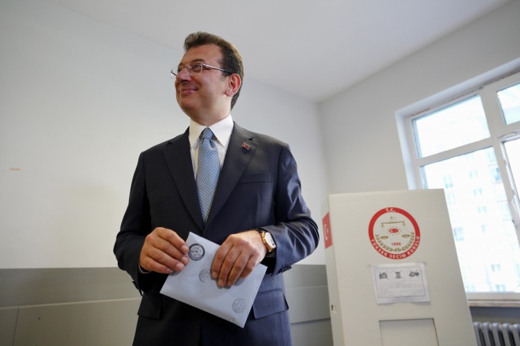 İmamoğlu, Beylikdüzü'nde oyunu kullandı