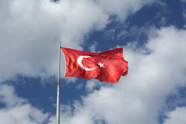 Büyükkılıç: 15 Temmuz darbecilerin karanlığından demokrasimizin aydınlığına çıktığımız gün