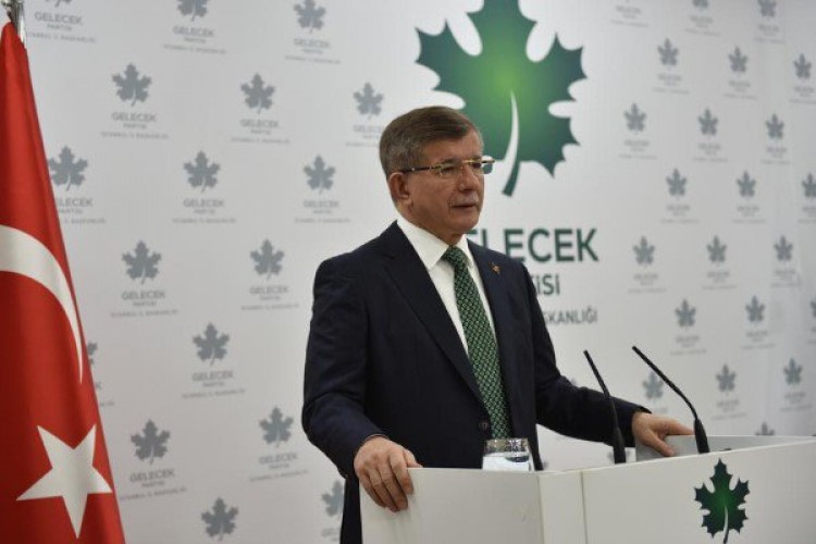 Davutoğlu'ndan Azerbaycan Cumhurbaşkanı Aliyev'e tebrik