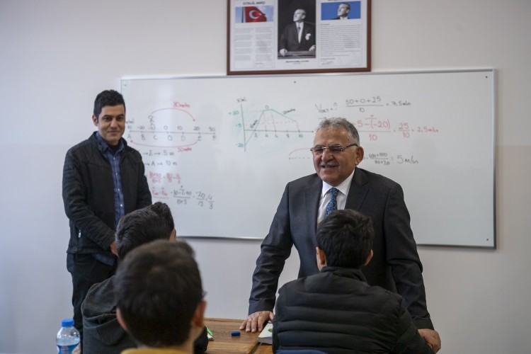 KAYMEK'in ücretsiz kursları ile gençlerden LGS'de başarı