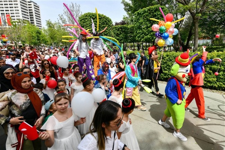 Ankara Büyükşehir Belediyesi'nden 23 Nisan'a özel çocuk şenliği