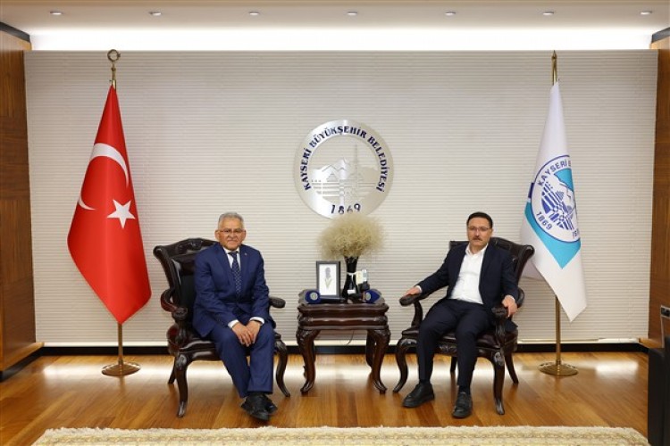 Kayseri Valisi Çiçek'ten Başkan Büyükkılıç'a ziyaret