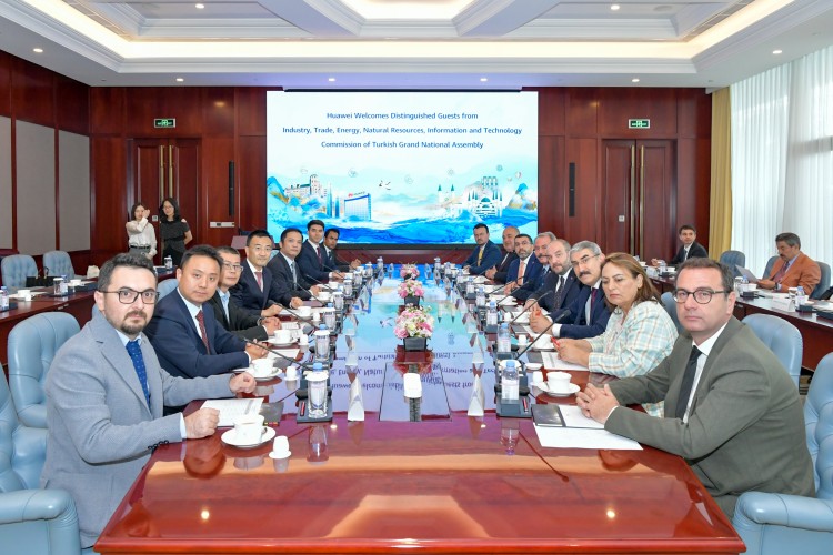 TBMM Heyeti, Çin'de Huawei kampüslerini ziyaret etti