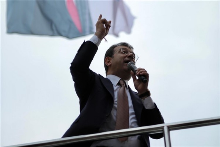 İmamoğlu: "Bizim meydanlarımız aile meydanı"