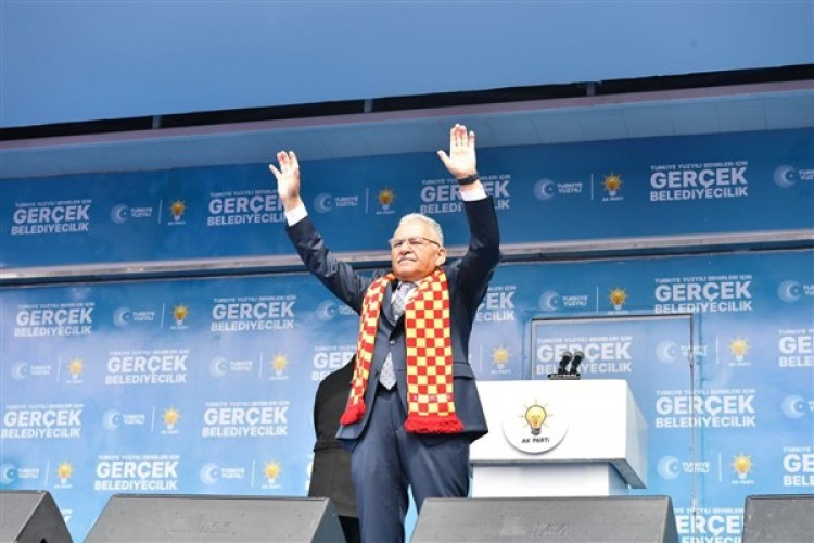 Başkan Büyükkılıç: "Yatırıma en çok pay ayıran büyükşehir olarak 1'inci sıraya yerleştik"