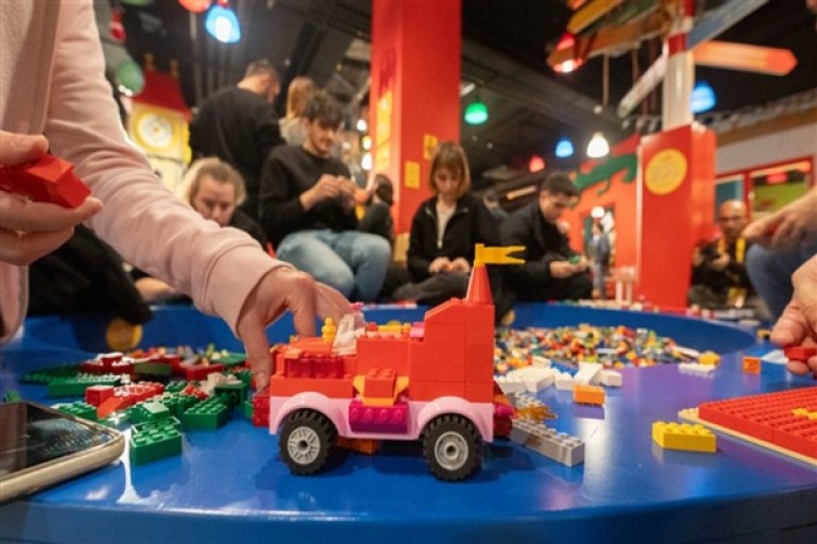 LEGOLAND Discovery Centre'da yetişkinler için unutulmaz bir yaz başlangıcı