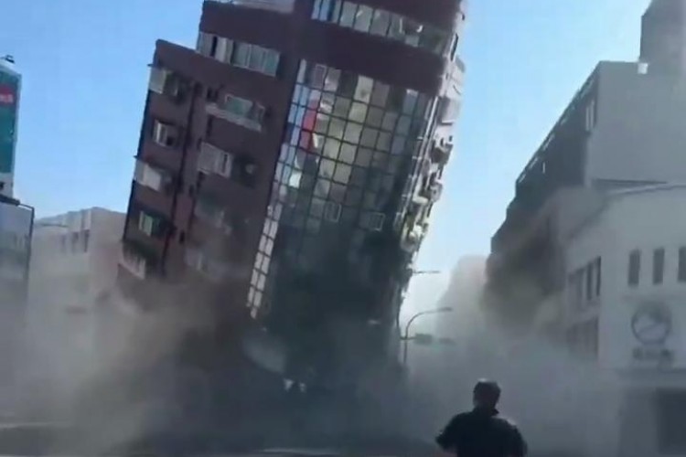 Tayvan'daki depremde birçok kişi hala enkaz altında veya tünellerde mahsur