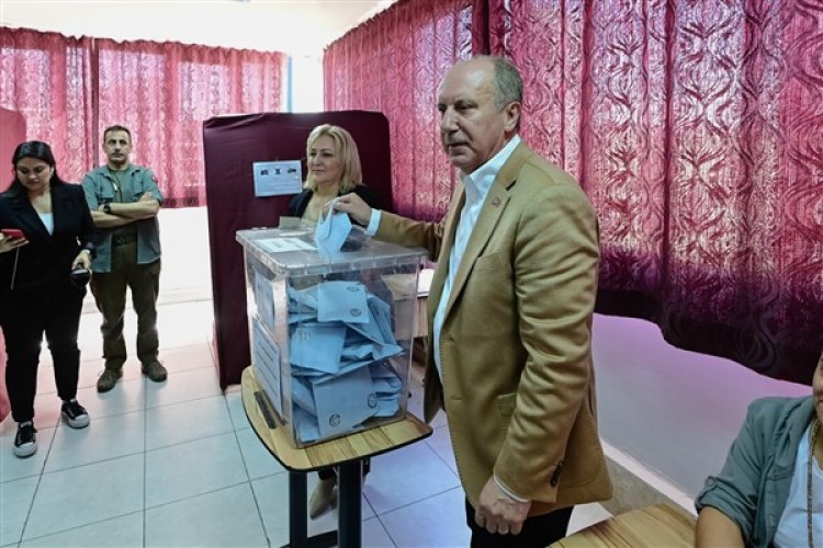 Memleket Partisi Genel Başkanı İnce, oyunu Ankara'da kullandı