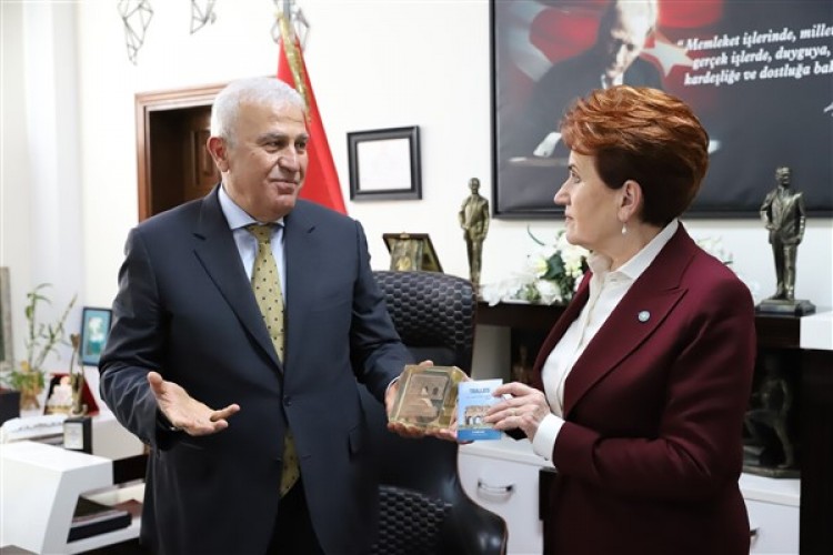 Akşener, Efeler Belediye Başkanı Atay'ı ziyaret etti