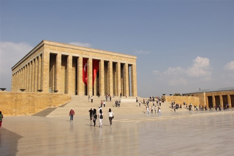 Gençlik ve Spor Bakanı Bak, Anıtkabir'de