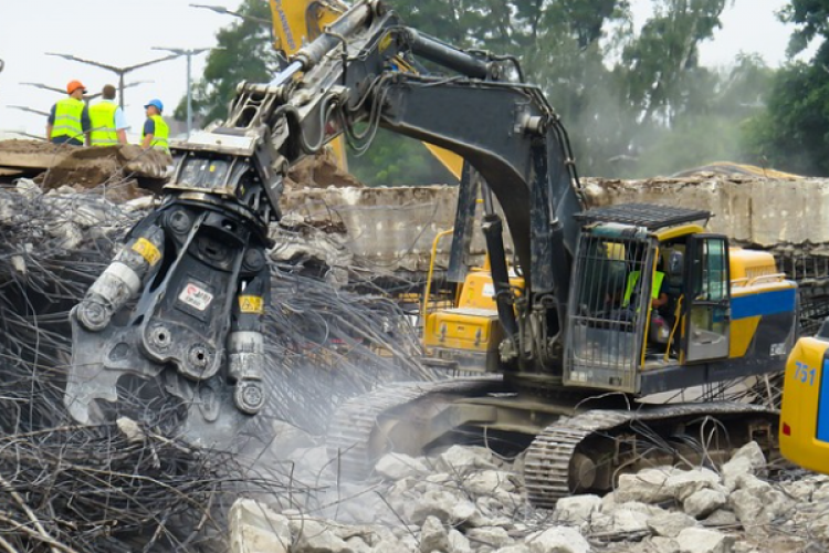 Siyasilerden, Küçükçekmece'de çöken bina için geçmiş olsun mesajı
