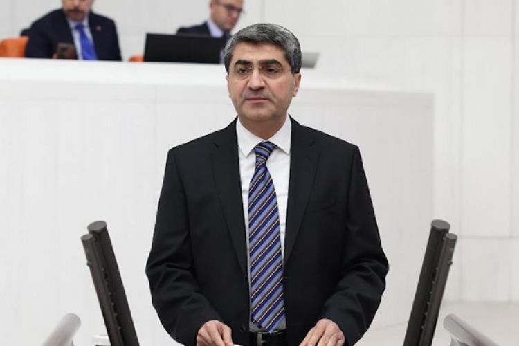 DEVA Partili Ekmen: Gelin iktidara da muhalefete de sarı kartı gösterelim