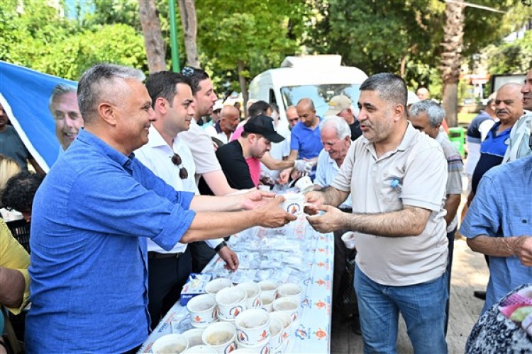 Muratpaşa'dan aşure ikramı