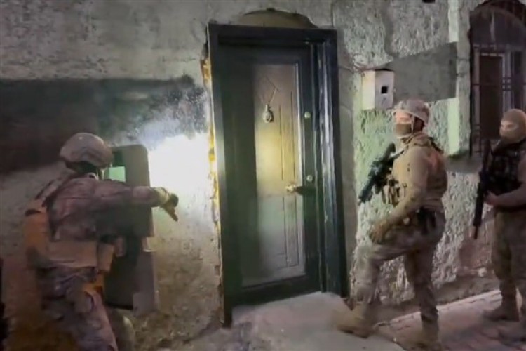 Şanlıurfa'da uyuşturucu operasyonu: 17 tutuklama